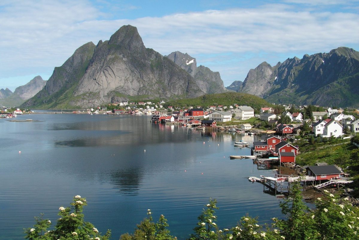 Solo Travel Norway & Solo Female Travel Norway (Image Credit: Pixabay)